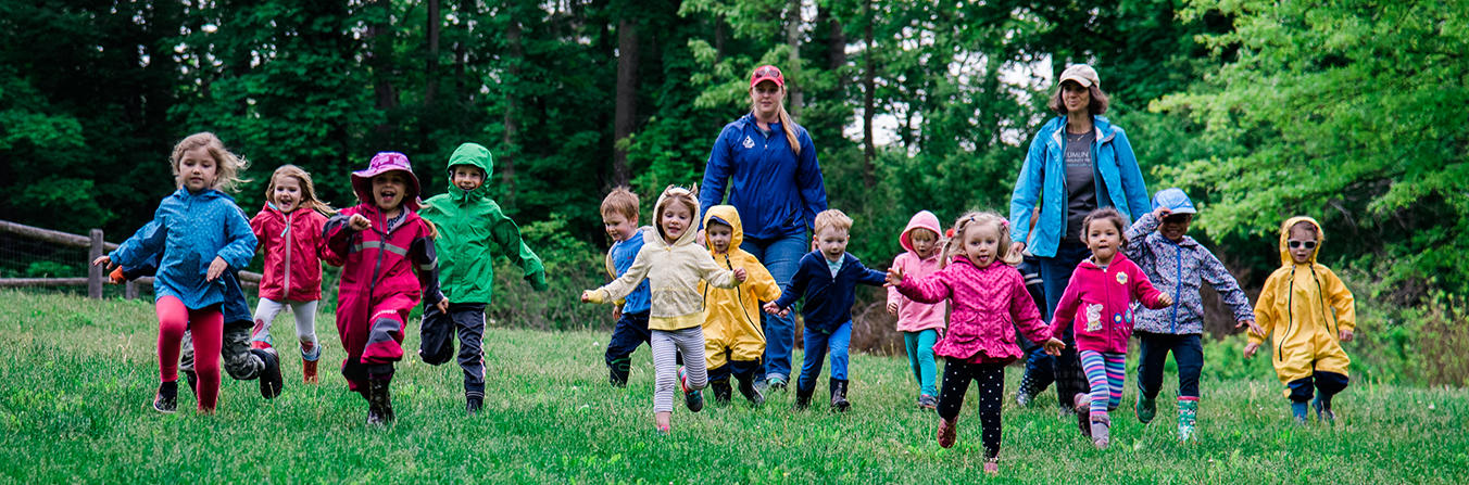 Preschoolers in a field © Emily Haranas