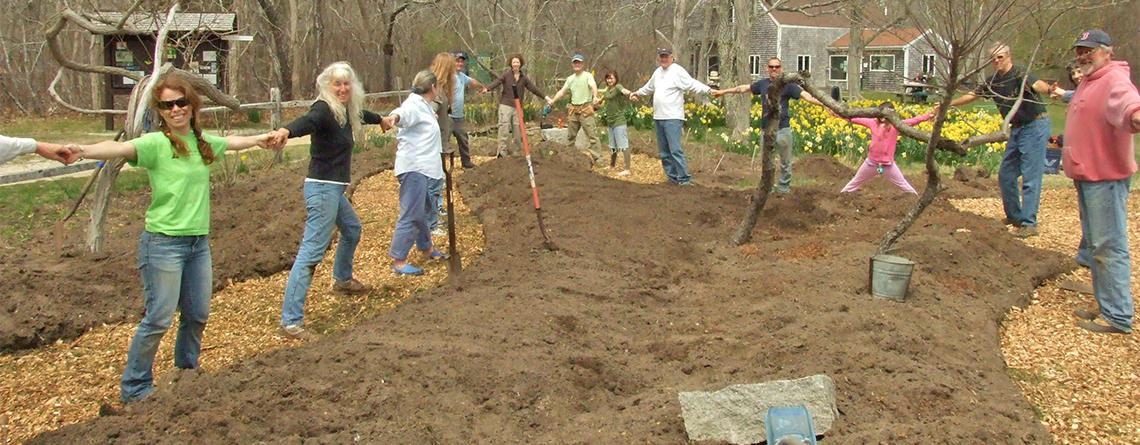Volunteers at Felix Neck Wildlife Sanctuary