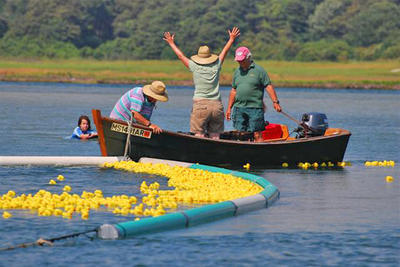 Cheering at the Duck Derby © Kathy Bartels