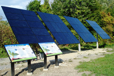 Ground-mounted solar arrays at BNC © Kylee Wilson