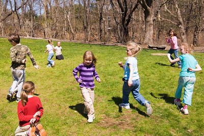 Kids playing freeze tag at Broadmoor 750