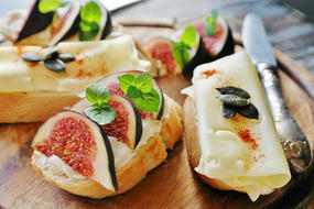 Fig & cheese appetizer