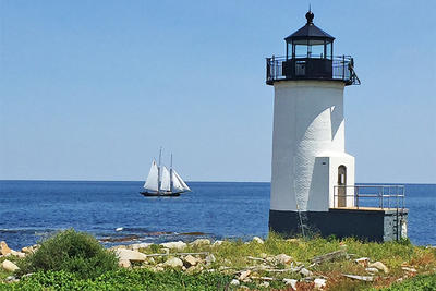 Lighthouse on Straitsmouth Island © Thacher Island Association