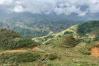 Mountains and rice fields in Vietnam © Justin Willig