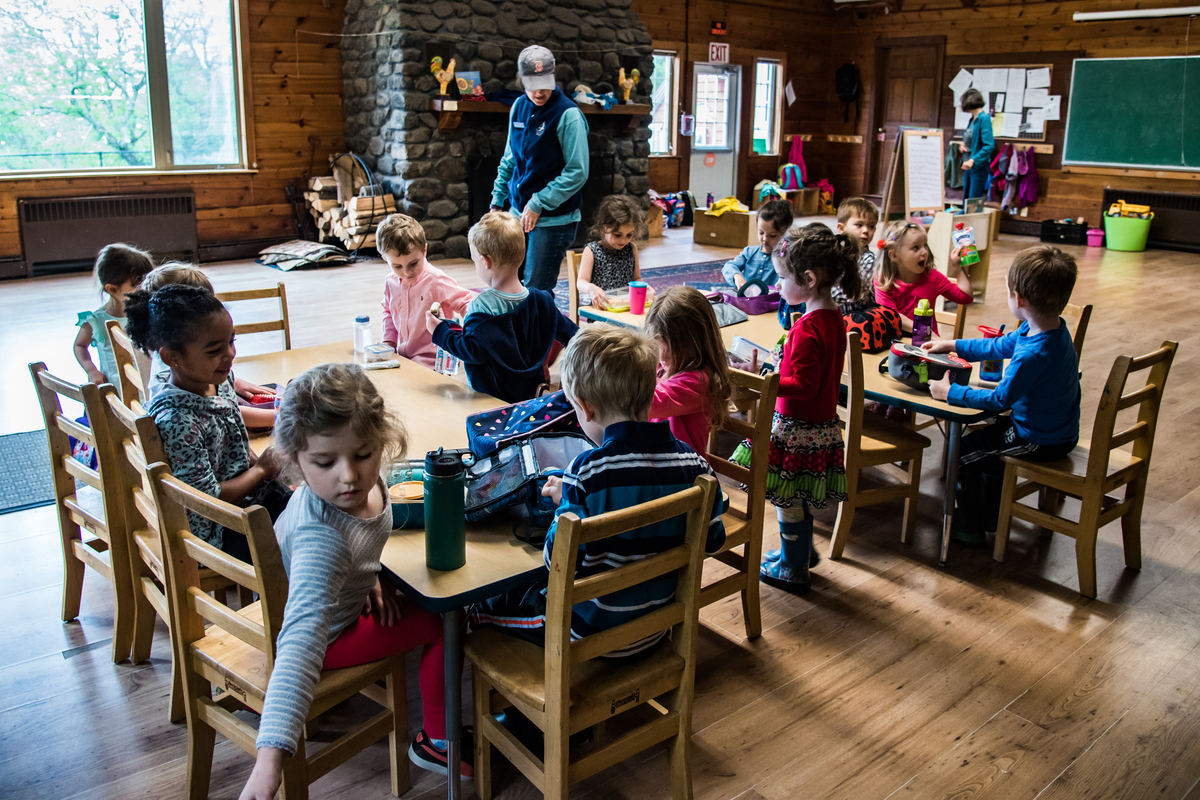 Drumlin Farm preschoolers at tables