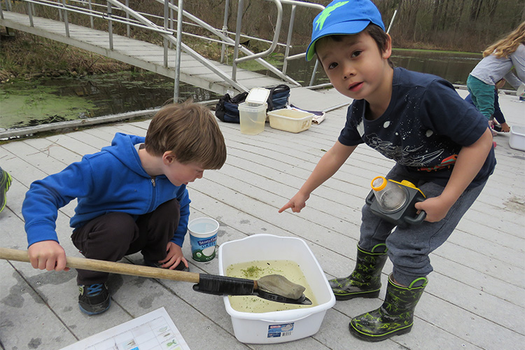 Young kids ponding during April Vacation Week